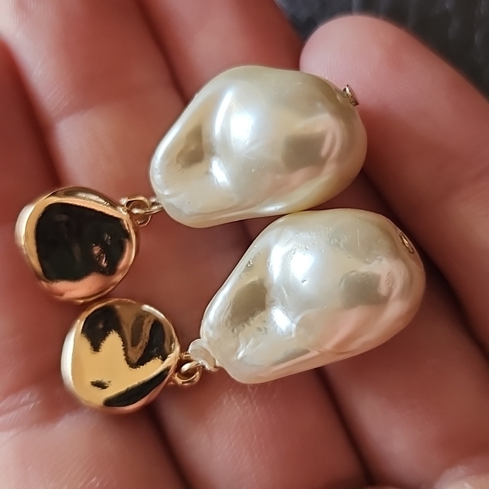 Elegant Gold and Cream Pearl Earrings